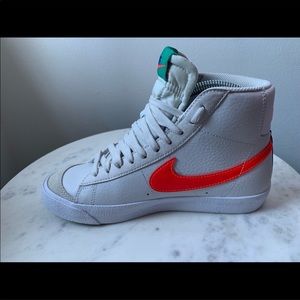 Nike Blazer 77. Like new Size 7 women’s